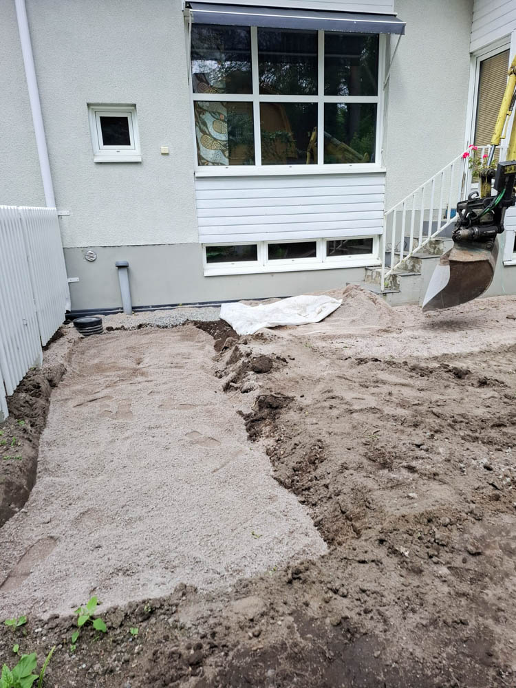 Pihan pohjatyöt - kaivinkonetyöt