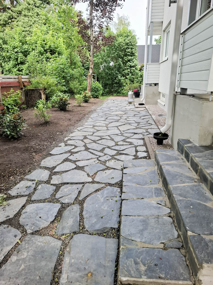 Liuskekivet asennettuna